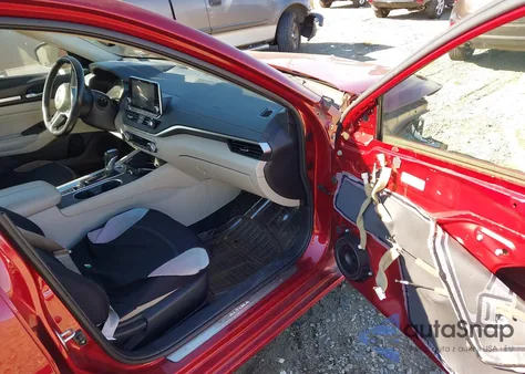 2019 Nissan Altima 2.5 Sv z USA, uszkodzony, nr VIN 1N4BL4DV5KC183318